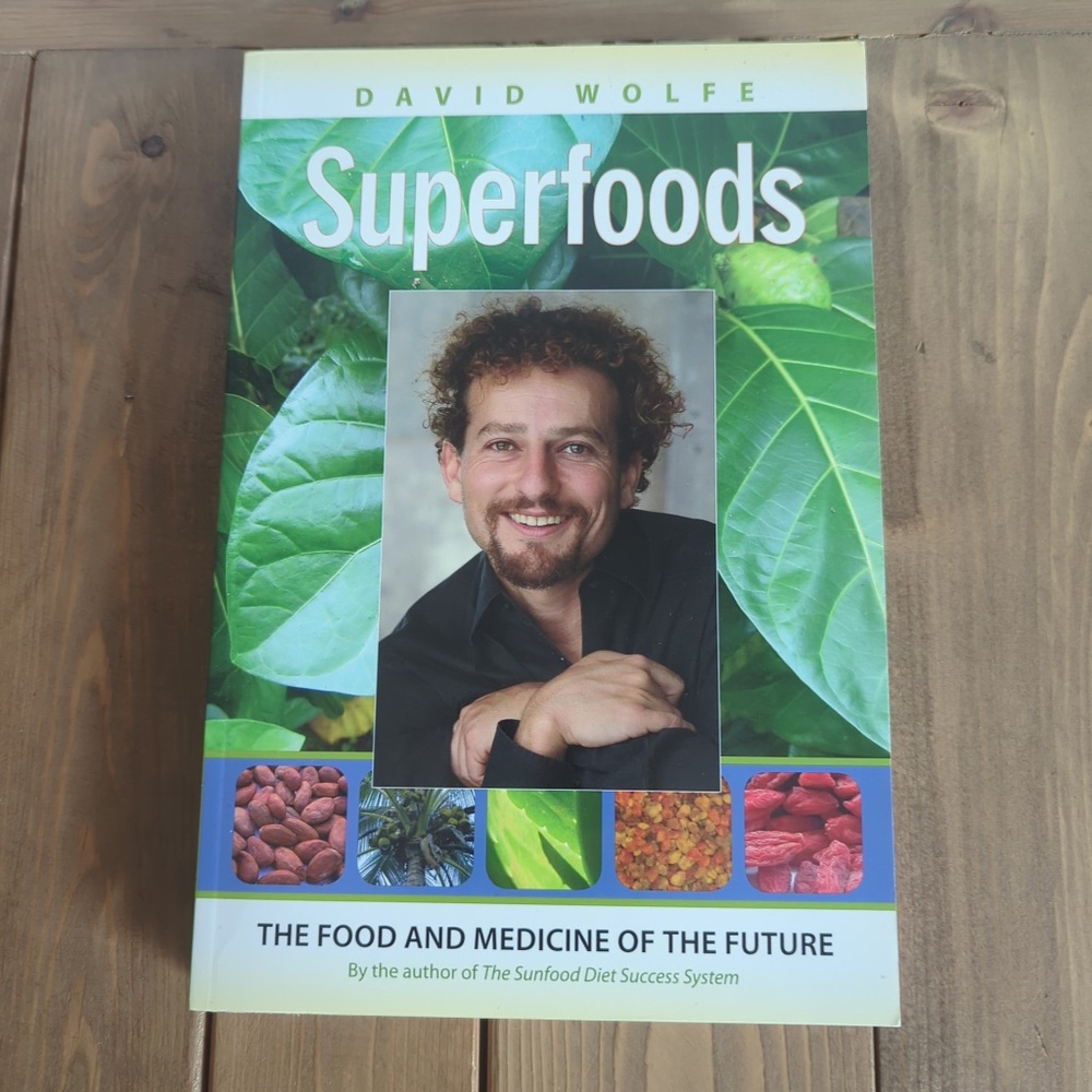 Superfoods Book. Raw Foods Vegan. David Wolfe
